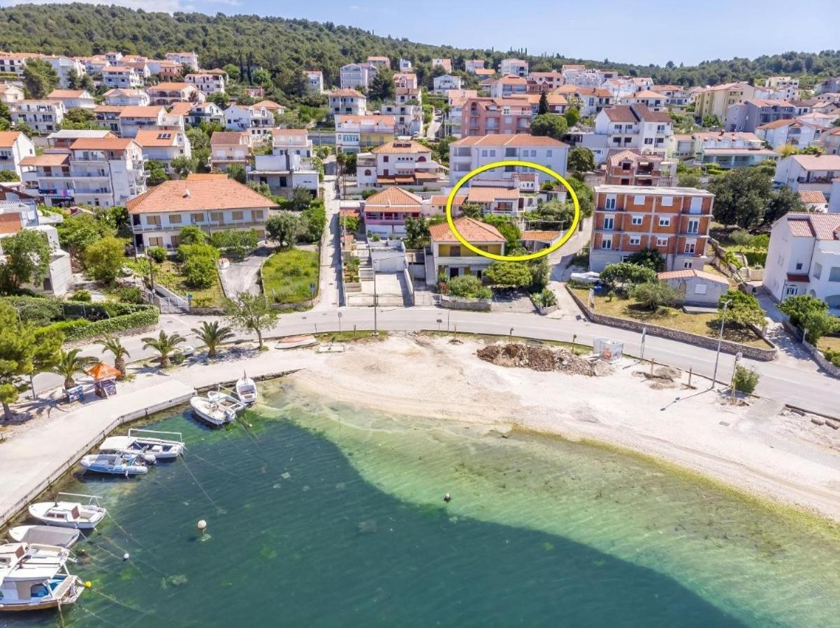 Apartments Doria - 20M From Beach Трогір Екстер'єр фото