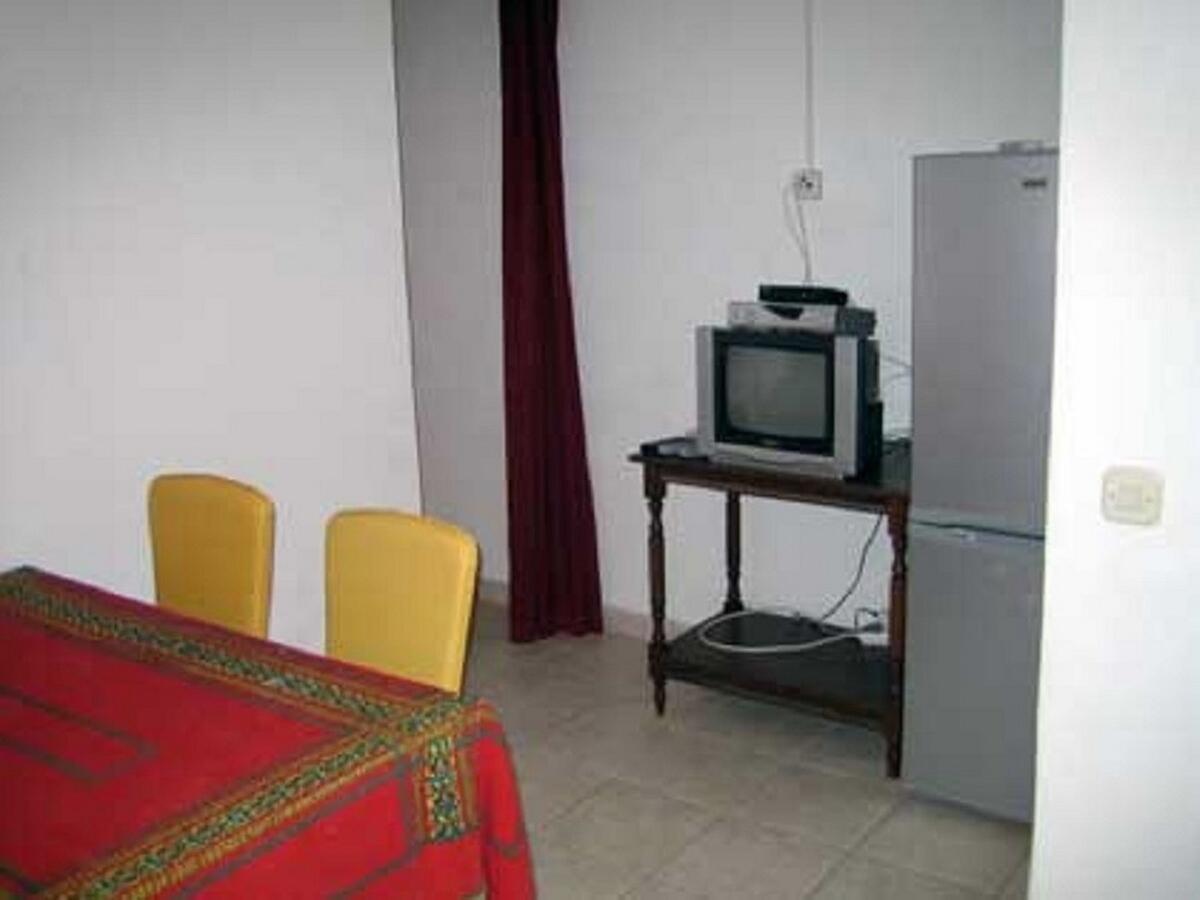 Apartments Doria - 20M From Beach Трогір Екстер'єр фото