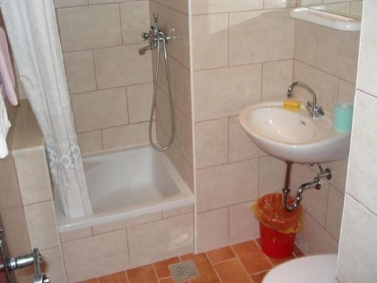 Apartments Doria - 20M From Beach Трогір Екстер'єр фото