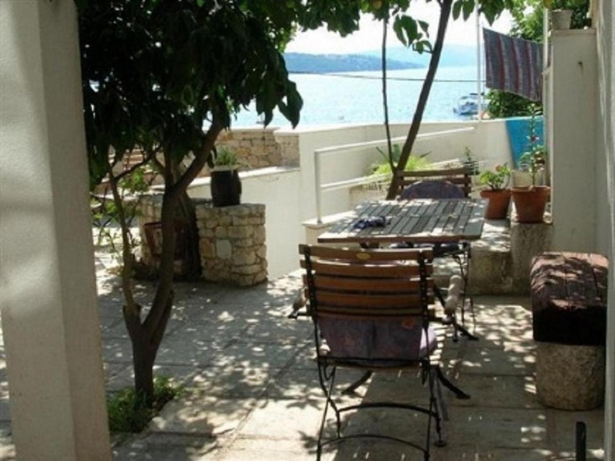 Apartments Doria - 20M From Beach Трогір Екстер'єр фото